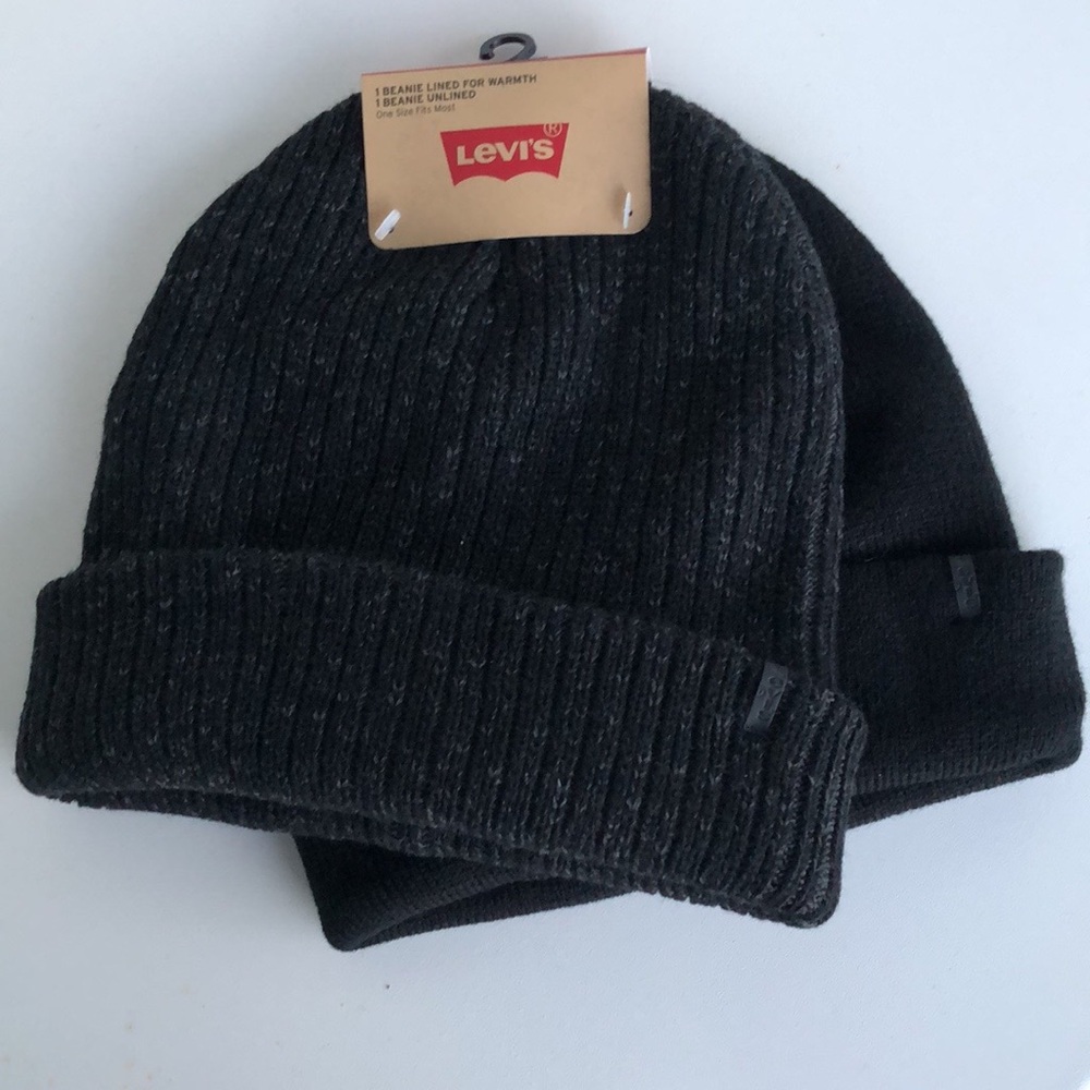 HOST PICK❗️New Levi’s 2 pack of hats. 1 black & one charcoal grey/black mix. O/S